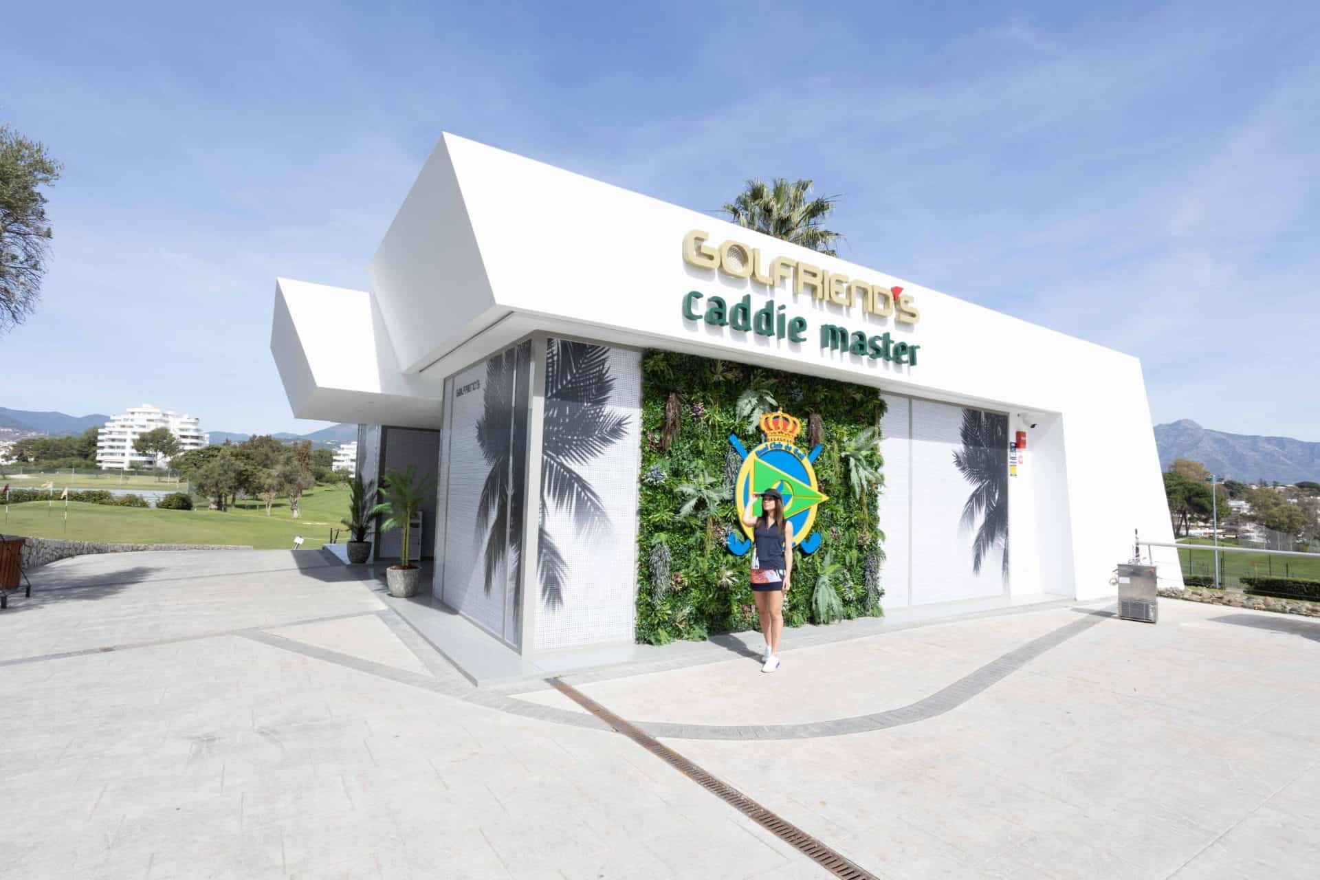 Golfriends Guadalmina - diseño del local por Alfonso Castellón