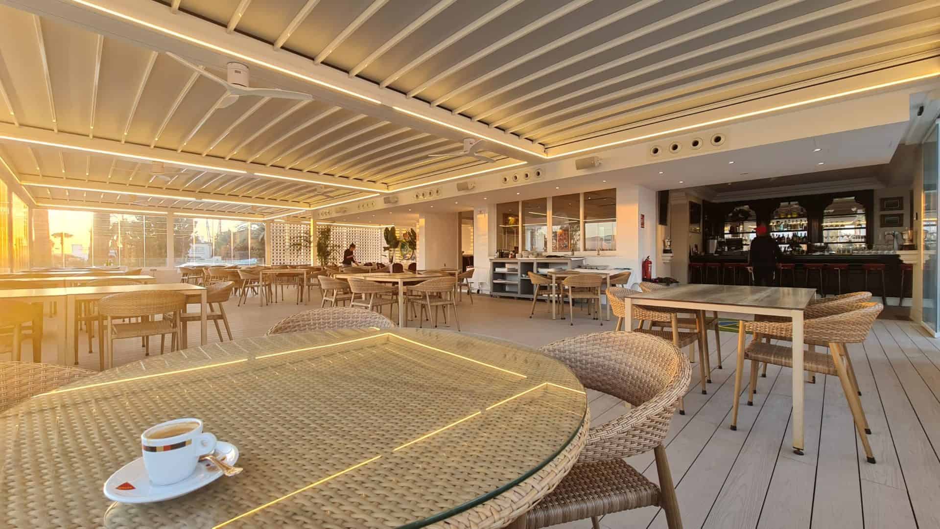 Terraza Club De Golf Guadalmina (Marbella) - interiorismo de Alfonso Castellón (1)