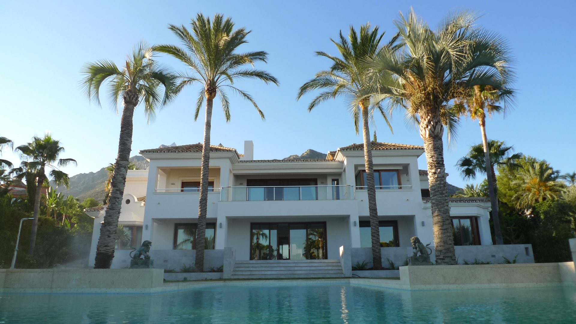 Villa Sierra Blanca – Calle Bach - interiorismo de Alfonso Castellón (1)