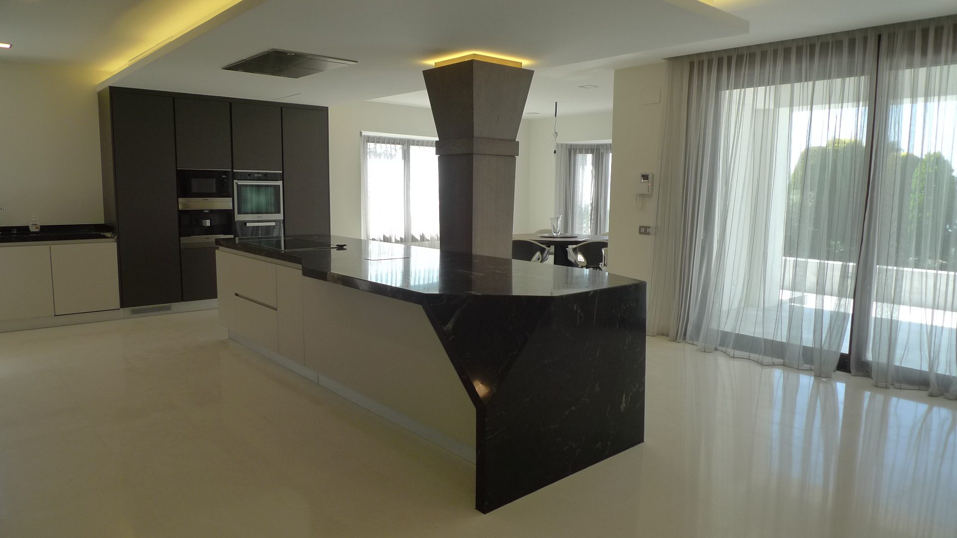 Villa Sierra Blanca – Calle Bach - interiorismo de Alfonso Castellón (8)